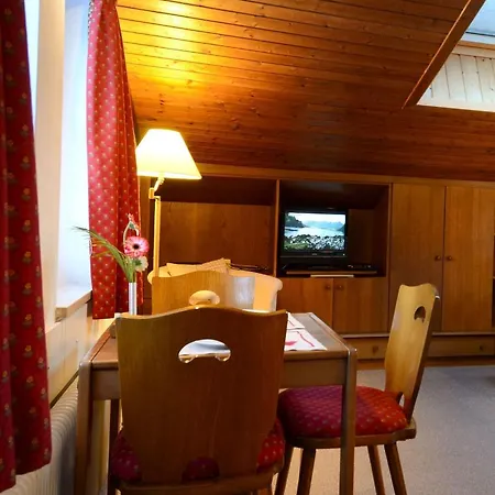Haus Strutzenberger Apartamento *